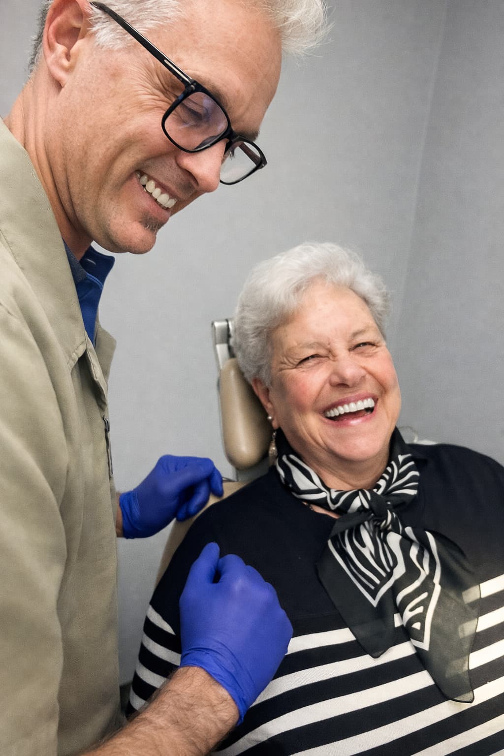 Victoria denturist providing complete denture care